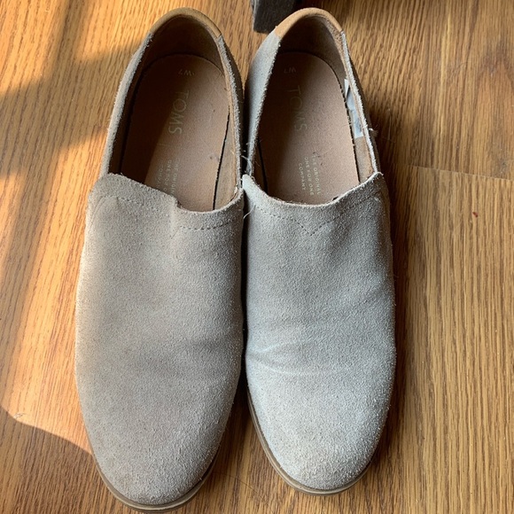 Toms Loafer Heeled size 7 Suede Grey Women Shoes Fall Style Slip On Summer boots - Picture 1 of 6